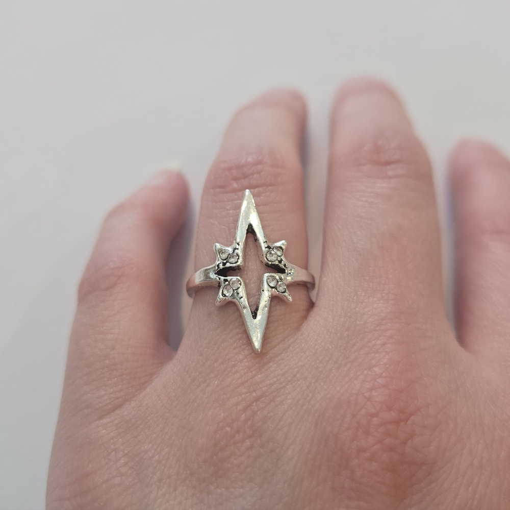 Womens Elegant Silver Tone Star Women's Ring Nwot